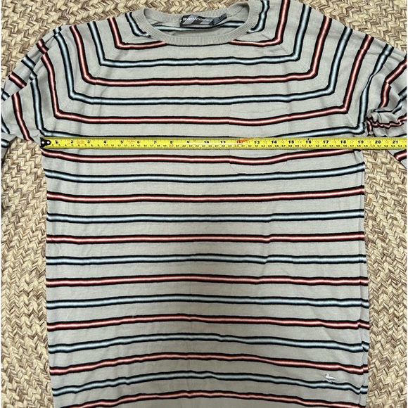 Modern Amusement Light Knit Sweater - Picture 5 of 8